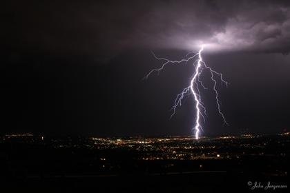 CU-Boulder researchers use climate model to better understand electricity in the air